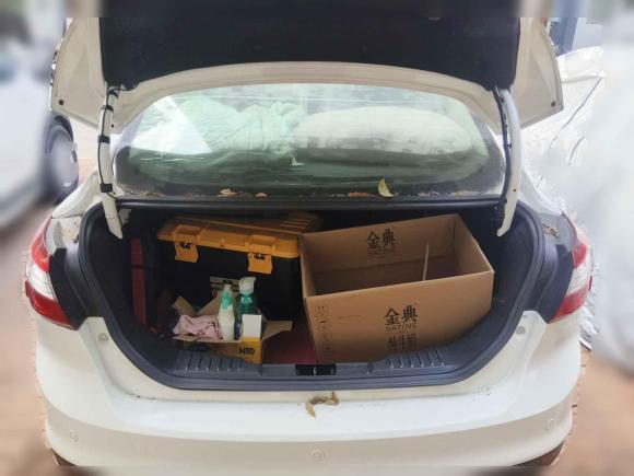 [南昌·赣A] 二手福特福克斯2012款 三厢 1.6L 自动风尚型