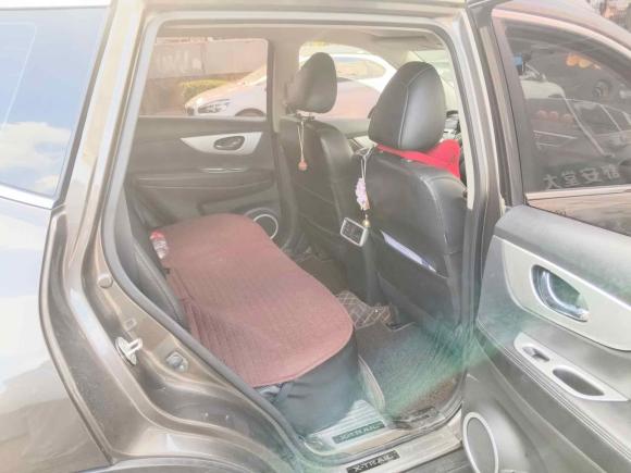 [青岛·鲁B] 二手日产奇骏2017款 2.0L CVT舒适版 2WD