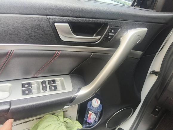 [上海·苏J] 二手哈弗哈弗H62015款 运动版 1.5T 自动两驱豪华型