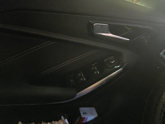 [武汉·鄂A] 二手一汽森雅R92018款 1.2T 手动豪华智尚型