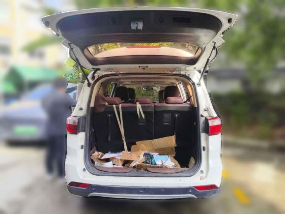 [上海·湘A] 二手长安凌轩2017款 1.6L 手动精英型