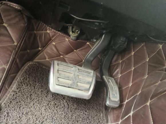 [青岛·鲁U] 二手奥迪奥迪A82013款 A8L 45 TFSI quattro舒适型