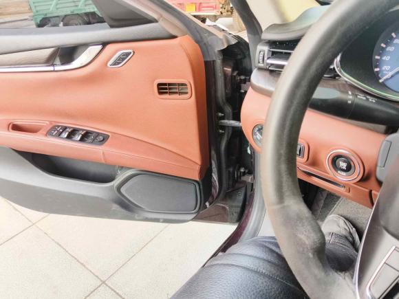 [济南·鲁A] 二手玛莎拉蒂总裁2013款 3.0T 标准型