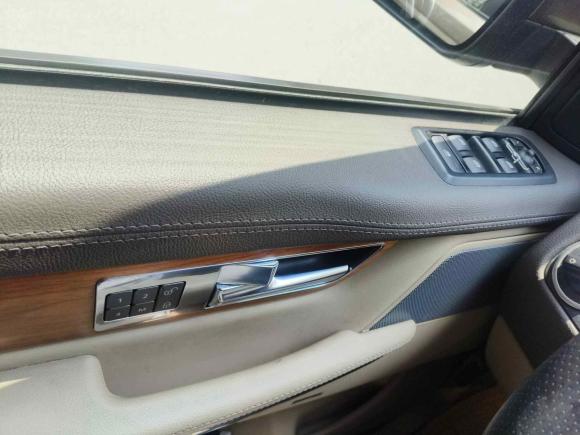 [上海·沪A] 二手路虎揽胜运动版2012款 3.0 TDV6 HSE 柴油版