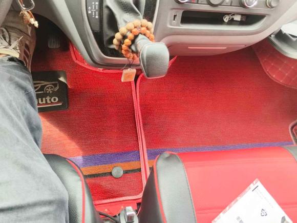 [杭州·浙A] 二手上汽大通MAXUS新途V802023款 2.0T AMT经典傲运通长轴中顶6/7/8/9座