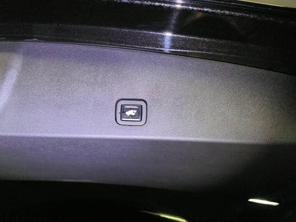 [上海·沪B] 二手凯迪拉克凯迪拉克XT62021款 28T 七座豪华型