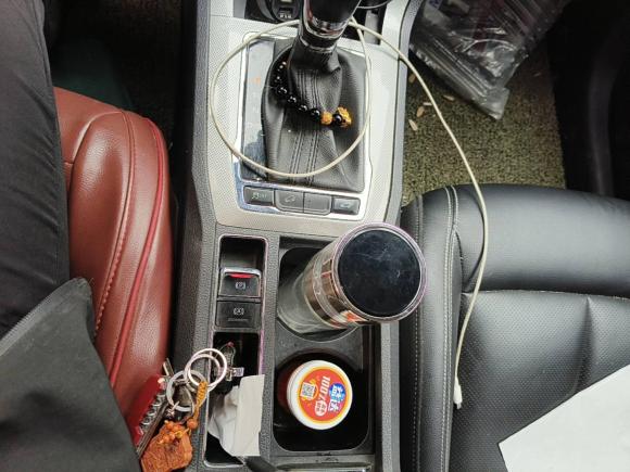 [深圳·粤B] 二手荣威荣威RX52016款 30T 两驱自动互联网智享版