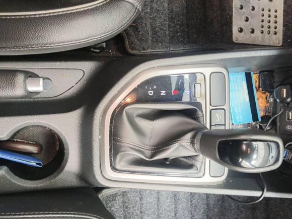 [上海·沪H] 二手现代北京现代ix252015款 1.6L 自动两驱智能型GLS
