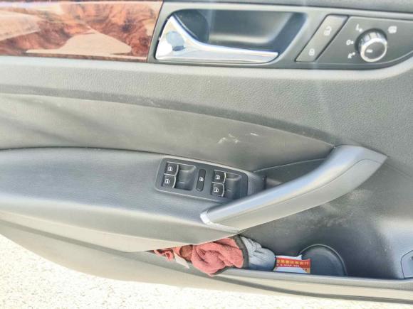 [上海·沪M] 二手大众帕萨特2011款 1.8TSI DSG御尊版