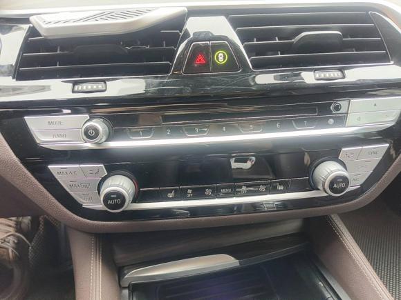 [深圳·粤B] 二手宝马宝马5系新能源2019款 改款 530Le 豪华套装