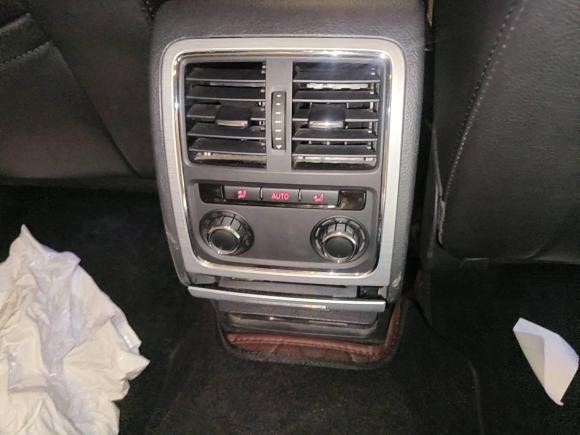 [广州·冀R] 二手大众帕萨特B42014款 1.8TSI DSG御尊版