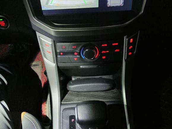 [青岛·鲁B] 二手大通大通T702021款 2.0T柴油自动两驱精英版长箱高底盘