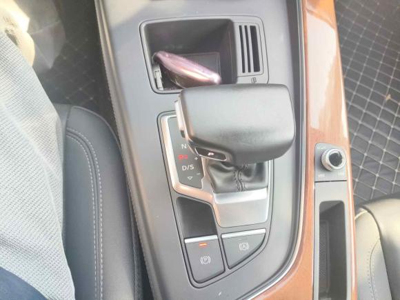 [深圳·粤P] 二手奥迪奥迪A4L2020款 40 TFSI 豪华致雅型