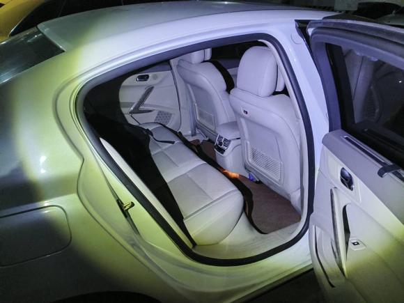 [成都·川A] 二手标致标致5082011款 2.3L 自动旗舰版