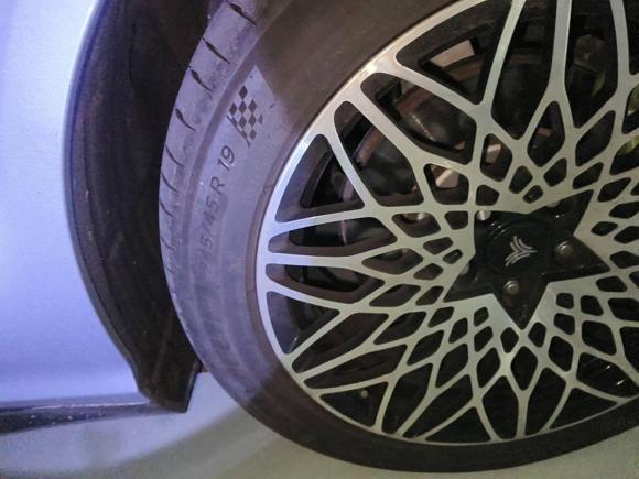 [上海·浙A] 二手哪吒汽车哪吒S2022款 纯电 650km 四驱耀世版