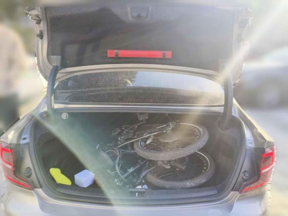 [上海·沪A] 二手沃尔沃沃尔沃S60插电式混动2022款 T8 E驱混动 四驱智雅运动版