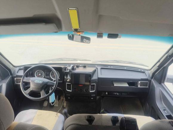 [武汉·鄂A] 二手依维柯依维柯得意2021款 2.5T A40 M1客车5-9座长轴中顶双胎侧拉门