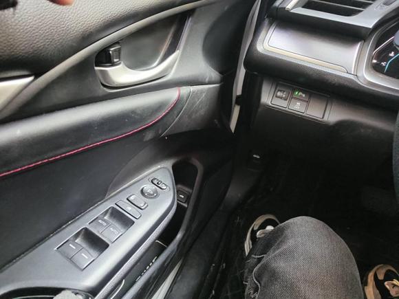 [武汉·鄂A] 二手本田思域2016款 220TURBO CVT豪华版