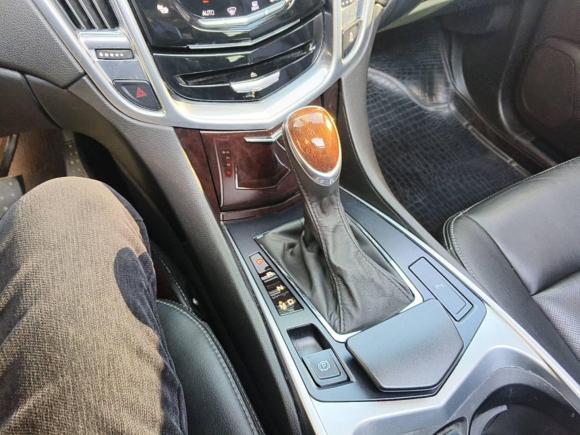 [上海·苏U] 二手凯迪拉克凯迪拉克SRX2014款 3.0L 领先型