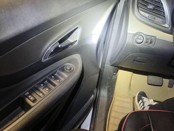 [武汉·鄂A] 二手别克昂科拉2015款 1.4T 自动两驱都市精英型