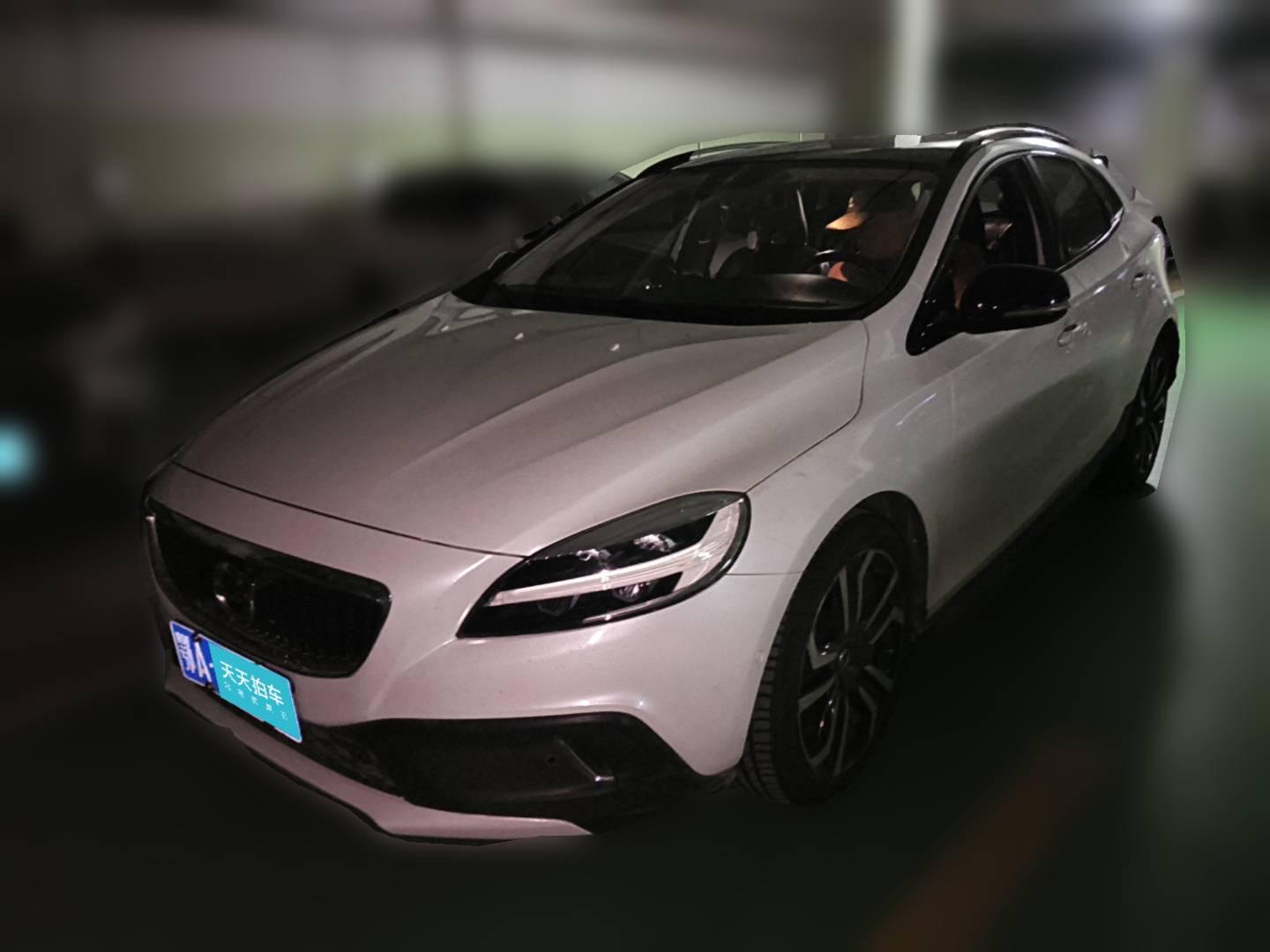 [武汉·鄂A] 沃尔沃沃尔沃V402017款 T3 智雅版