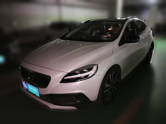 [武汉·鄂A] 二手沃尔沃沃尔沃V402017款 T3 智雅版