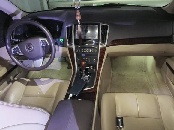 [上海·沪L] 二手凯迪拉克SLS赛威2011款 2.0T 精英型