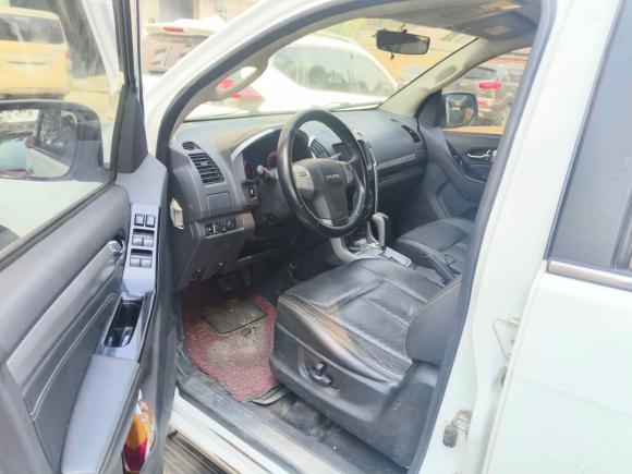 [南昌·赣A] 二手五十铃mu-X牧游侠2017款 2.5T 两驱自动尊享型 5座