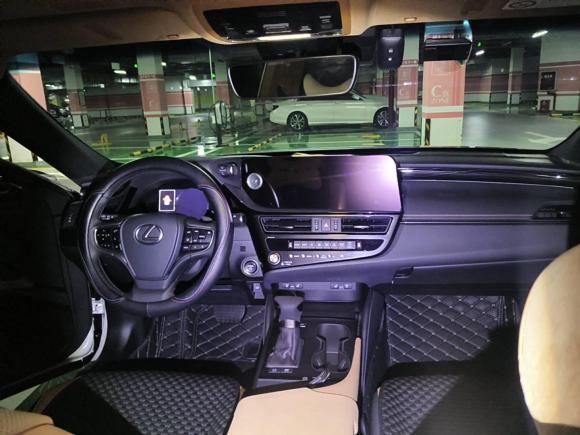 [成都·川A] 二手雷克萨斯雷克萨斯ES2022款 300h 臻享版