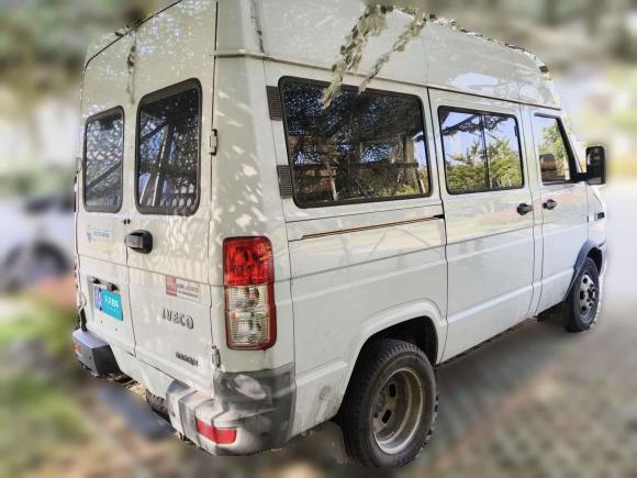 [武汉·鄂A] 二手依维柯依维柯得意2020款 2.5T A35客车双胎中顶5-9座侧移门国V