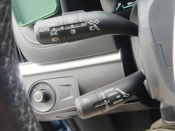 [深圳·粤B] 二手荣威荣威i6新能源2017款 45T 混动互联智尊版