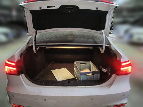 [南京·苏A] 二手荣威荣威i62018款 20T 自动互联网智尊版