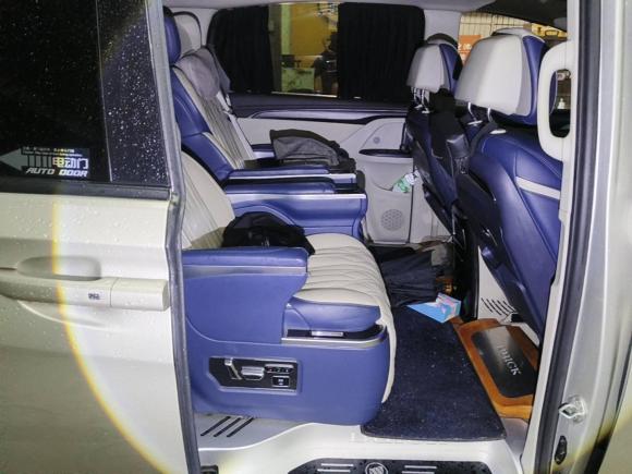 [广州·粤A] 二手别克别克GL82023款 ES陆尊 舒适型