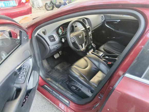 [上海·沪A] 二手沃尔沃沃尔沃V402013款 2.0T 智雅版