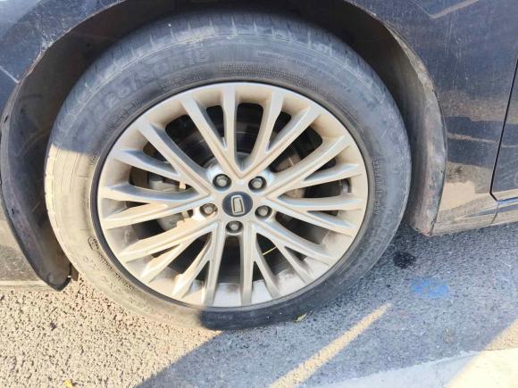 [南京·苏L] 二手奔腾奔腾B702021款 1.5T 自动尊享型