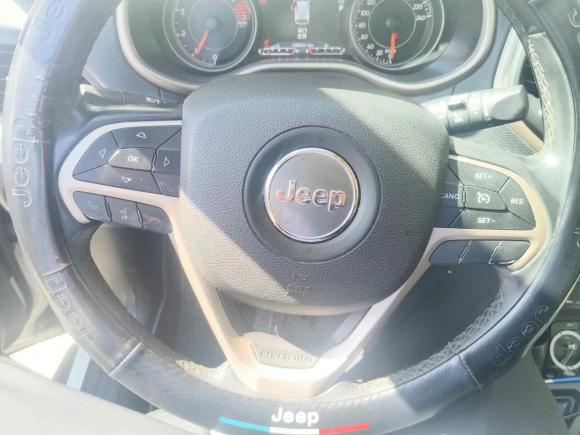 [上海·沪A] 二手Jeep自由光2016款 2.4L 领先智能版