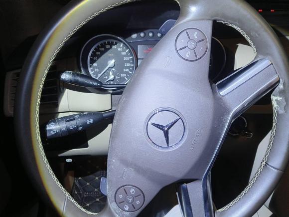 [上海·沪F] 二手奔驰奔驰R级2017款 R 320 4MATIC 商务型臻藏版