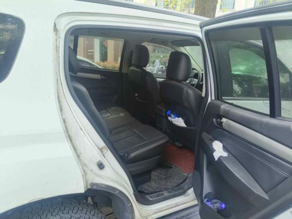 [上海·沪B] 二手五十铃mu-X牧游侠2015款 3.0T 四驱自动尊享型 7座