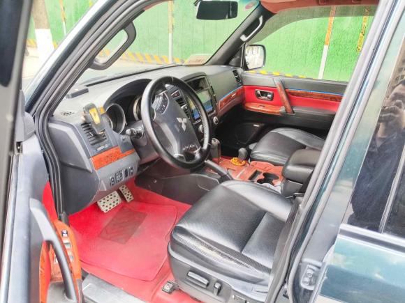 [成都·川A] 二手三菱帕杰罗2014款 3.0L 精英超越版