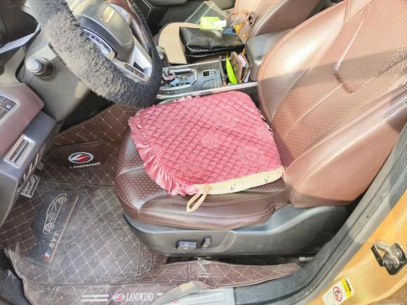 [上海·苏F] 二手陆风陆风X72015款 2.0T 全景旗舰版