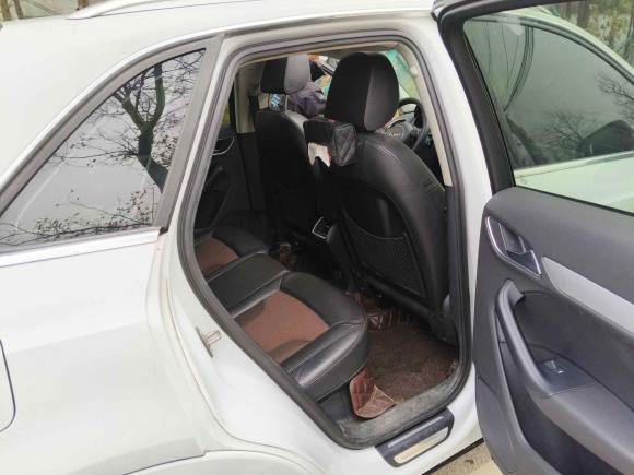 [武汉·鄂A] 二手奥迪奥迪Q32017款 30 TFSI 时尚型