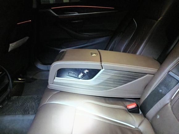 [上海·沪J] 二手宝马宝马5系2018款 改款 530Li 领先型 豪华套装