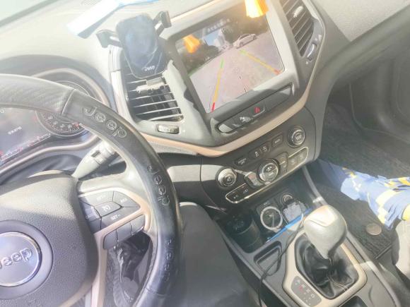 [上海·沪A] 二手Jeep自由光2016款 2.4L 领先智能版