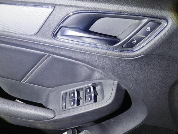 [成都·川A] 二手荣威荣威RX52016款 20T 两驱自动互联网智享版