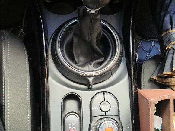 [上海·沪B] 二手MINIMINI CLUBMAN2016款 改款 1.5T COOPER 鉴赏家版