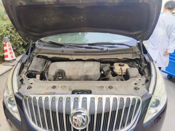 [上海·沪F] 二手别克别克GL82013款 3.0L XT豪华商务旗舰版