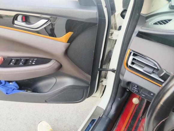 [合肥·皖A] 二手长安逸动DT2018款 1.6L 自动智享型