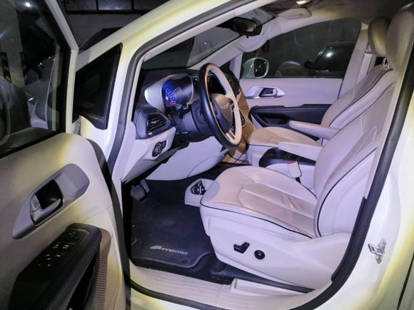 [上海·沪A] 二手克莱斯勒大捷龙PHEV2018款 3.6L 插电混动版