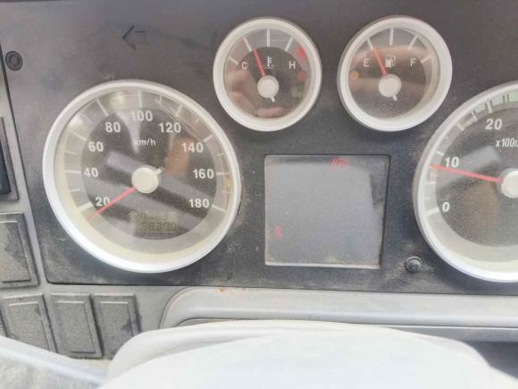 [成都·川A] 二手依维柯依维柯得意2014款 2.5T-A35 NJ6484ACM47Z4