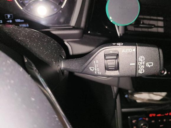 [深圳·苏U] 二手宝马宝马2系旅行车2018款 218i 尊享型运动套装